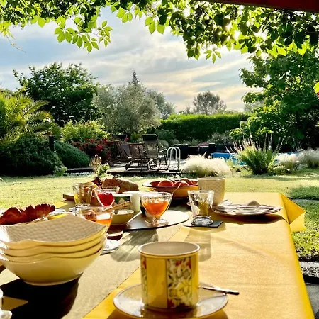 ベッド・アンド・ブレックファスト Au Bien Venu Noé