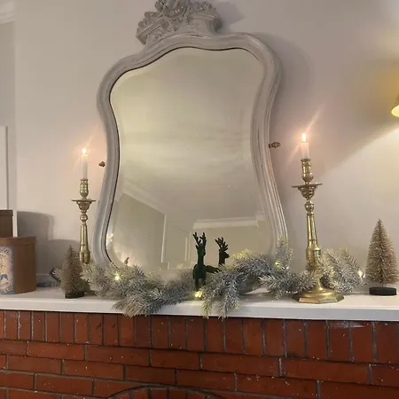 Au Bien Venu ベッド・アンド・ブレックファスト 4*